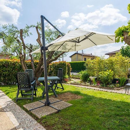 Ferienwohnung Le Rose Venegono Superiore Exterior foto