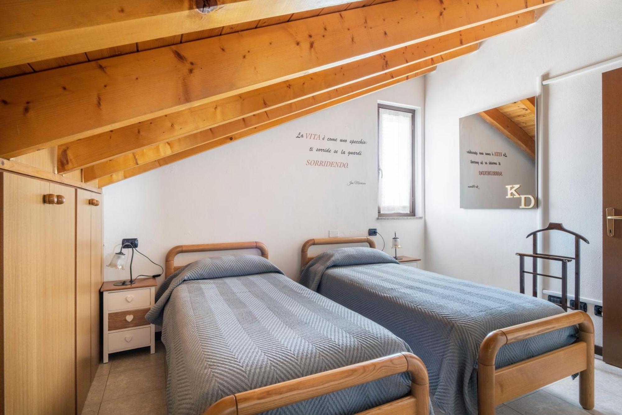 Ferienwohnung Le Rose Venegono Superiore Exterior foto