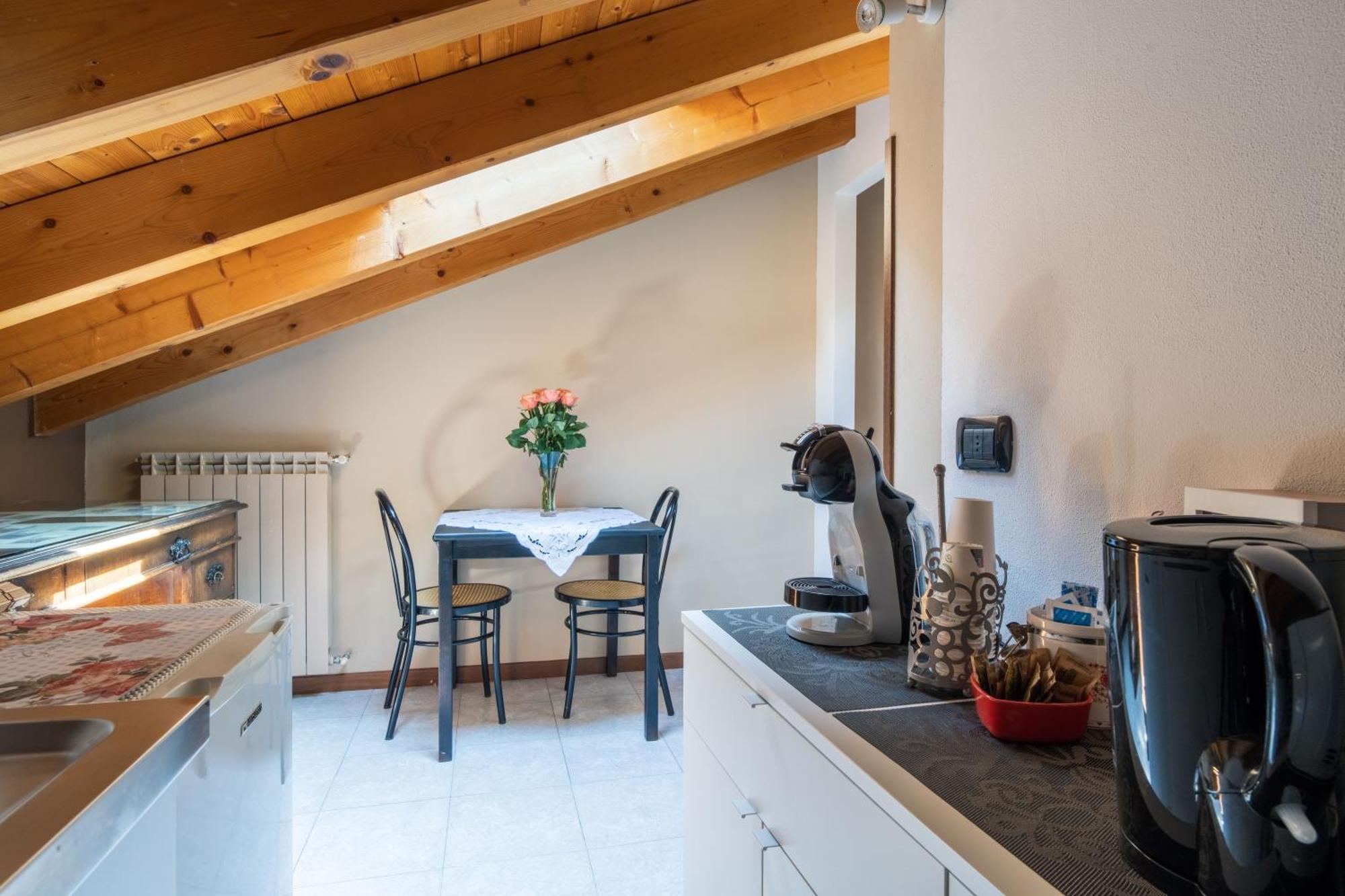Ferienwohnung Le Rose Venegono Superiore Exterior foto